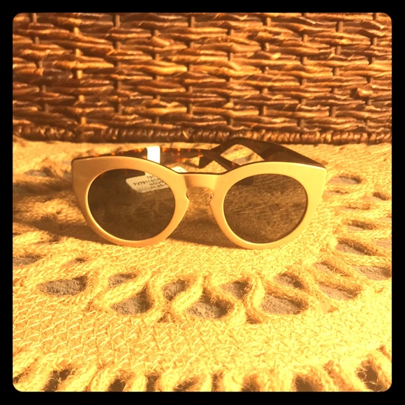 🎉 🎉 HP 🎉🎉  7 for all mankind sunglasses 🕶 - Picture 2 of 7